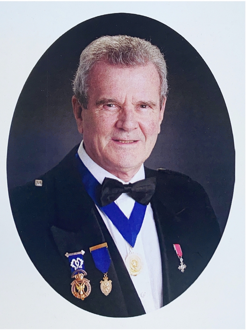 92 - IAIN M HALLIDAY MBE 